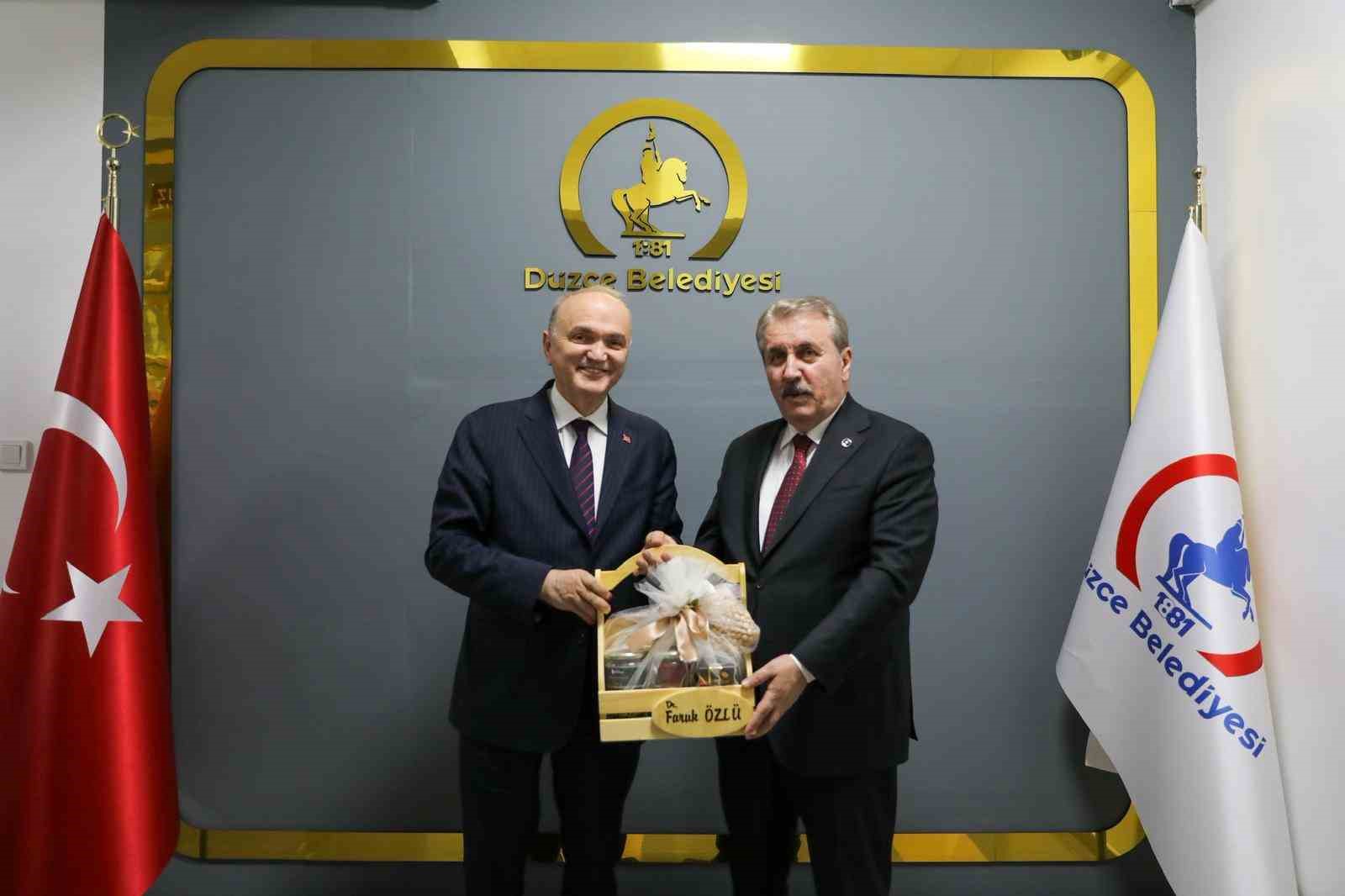 BBP Genel Başkanı Destici "Bizler aynı kilimin desenleriyiz, o kilim ise D&uuml;zce"
