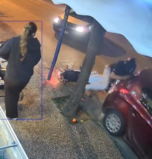 Motosiklet s&uuml;r&uuml;c&uuml;s&uuml;n&uuml;n &ouml;l&uuml;mden d&ouml;nd&uuml;ğ&uuml; kaza kamerada
