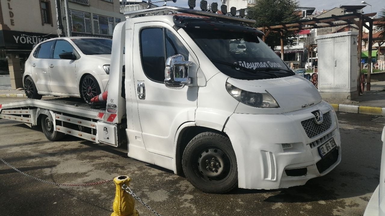 Egzoz patlatan araca 16 bin TL ve trafikten men cezası