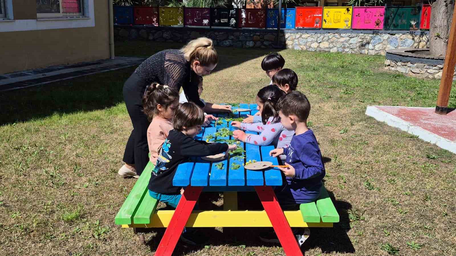 Kuşadası Belediyesi Çocuk Gelişim Merkezi’nde minikler yarınlara hazırlanıyor