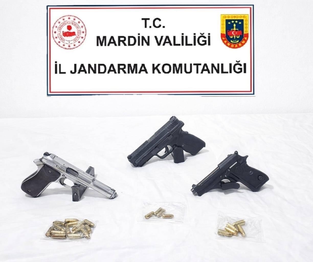 Mardin&rsquo;de silah ve tarihi eser operasyonu: 3 tutuklama
