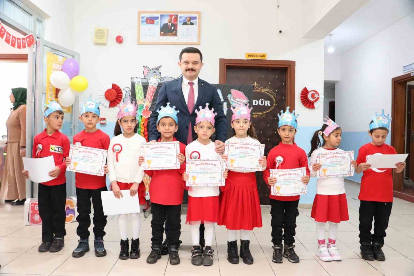 Karayazı Karşıyaka İlkokulu’nda okuma bayramı coşkusu