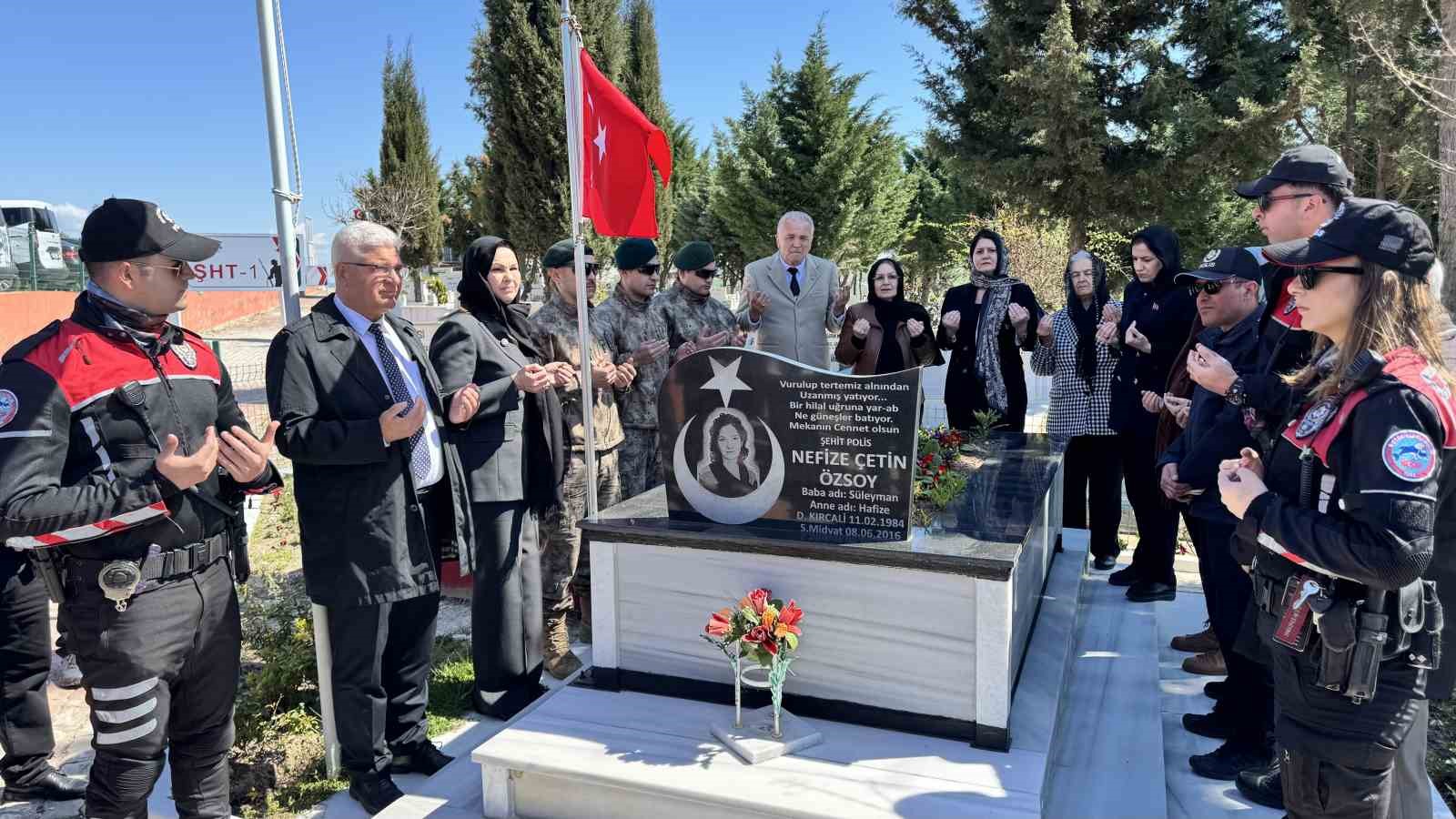Şehit polis memurları dualarla anıldı