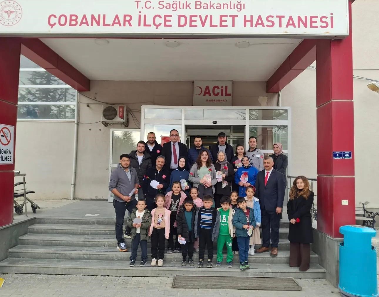 Sağlık &ccedil;alışanlarını onurlandıran etkinlik
