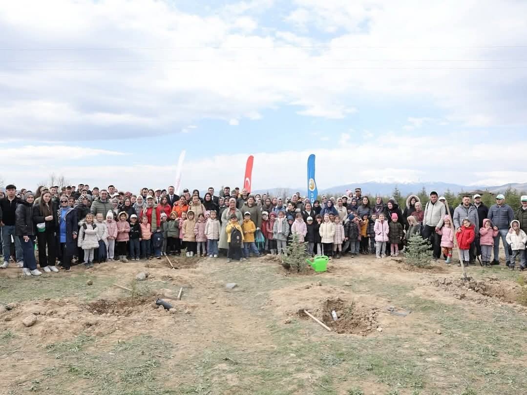 Sandıklı&rsquo;da &lsquo;T&uuml;rkiye&rsquo;nin g&uuml;c&uuml; orman&rsquo; etkinliği
