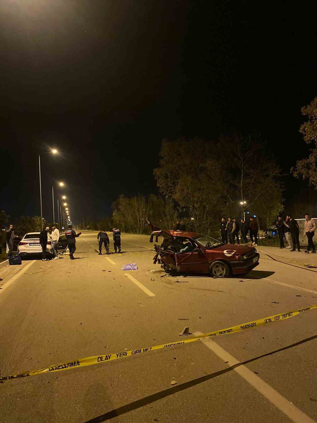 Finike-Kumluca yolunda kaza: 1 ölü, 5 yaralı