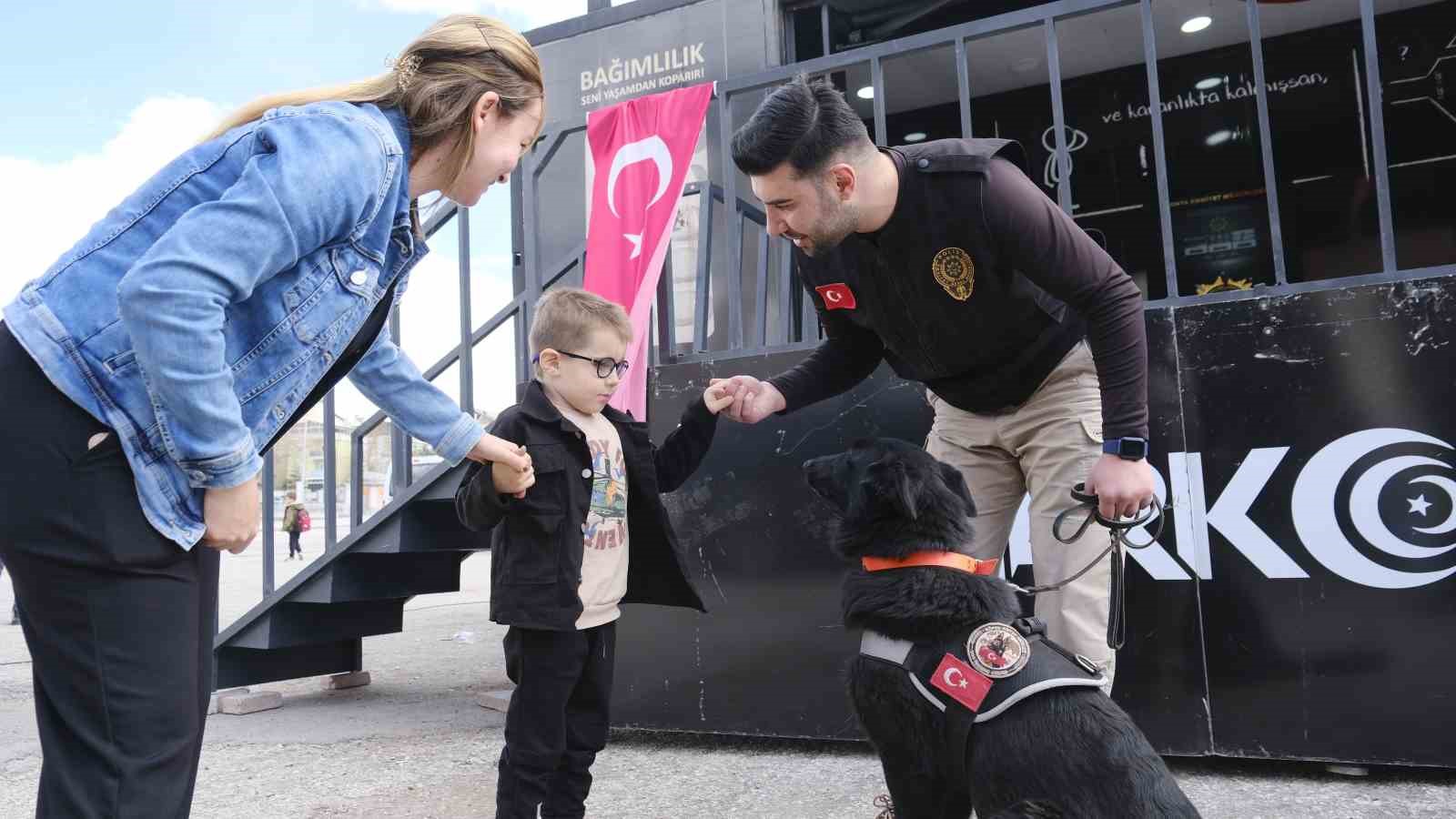 Karaman&rsquo;da "En iyi narkotik polisi anne" semineri
