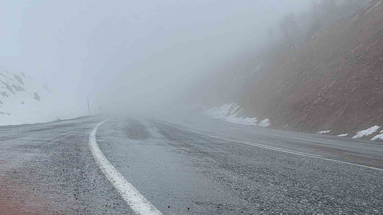 Hizan&rsquo;da yoğun sis
