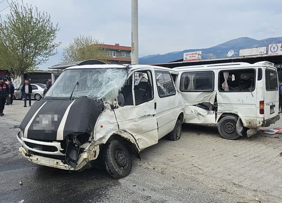 Aydın’da zincirleme trafik kazası: 1 ölü, 2 yaralı
