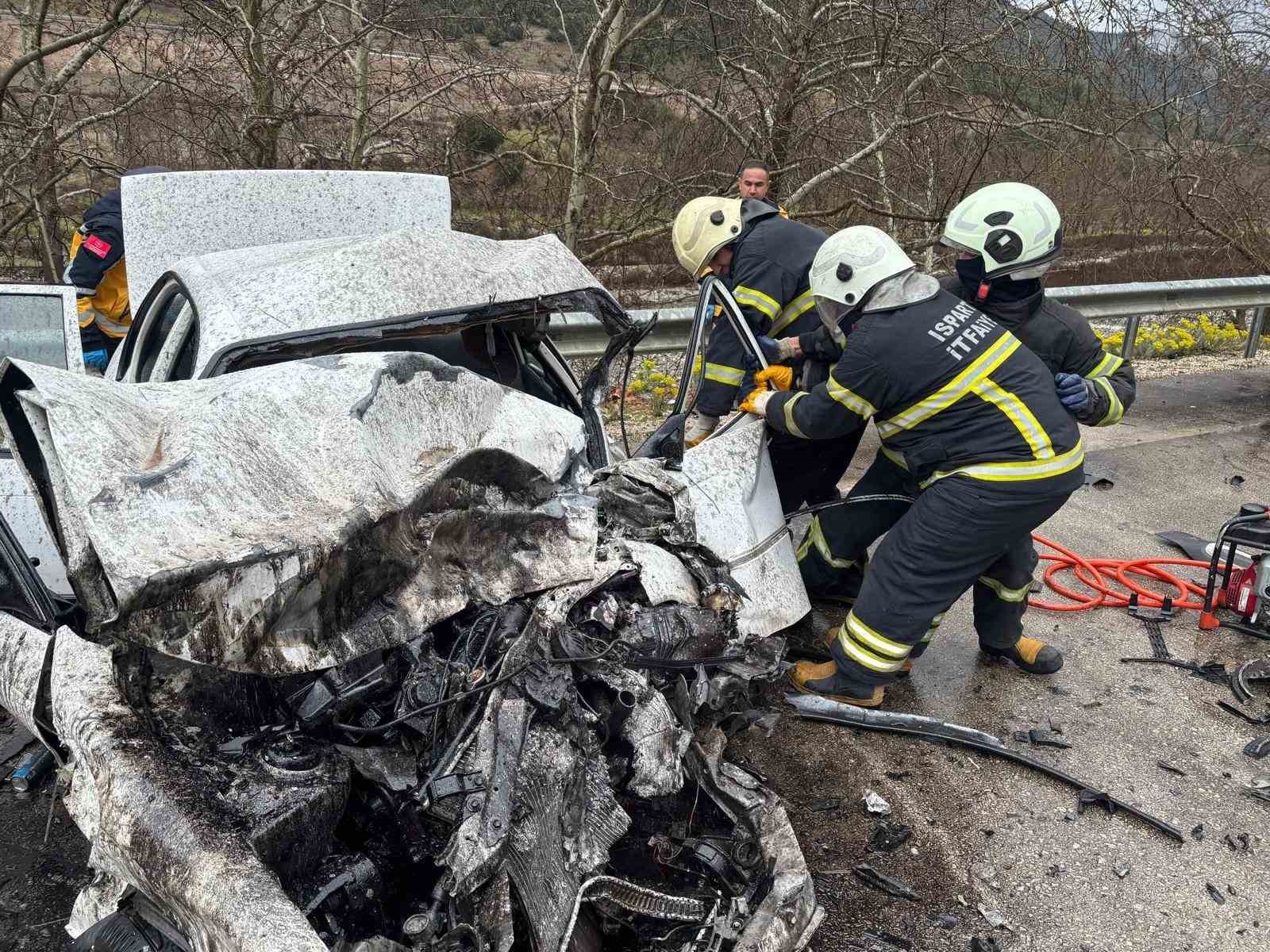 Isparta - Antalya karayolundaki kazalarda son 4 ayda 18 kişi &ouml;ld&uuml; 19 kişi yaralandı
