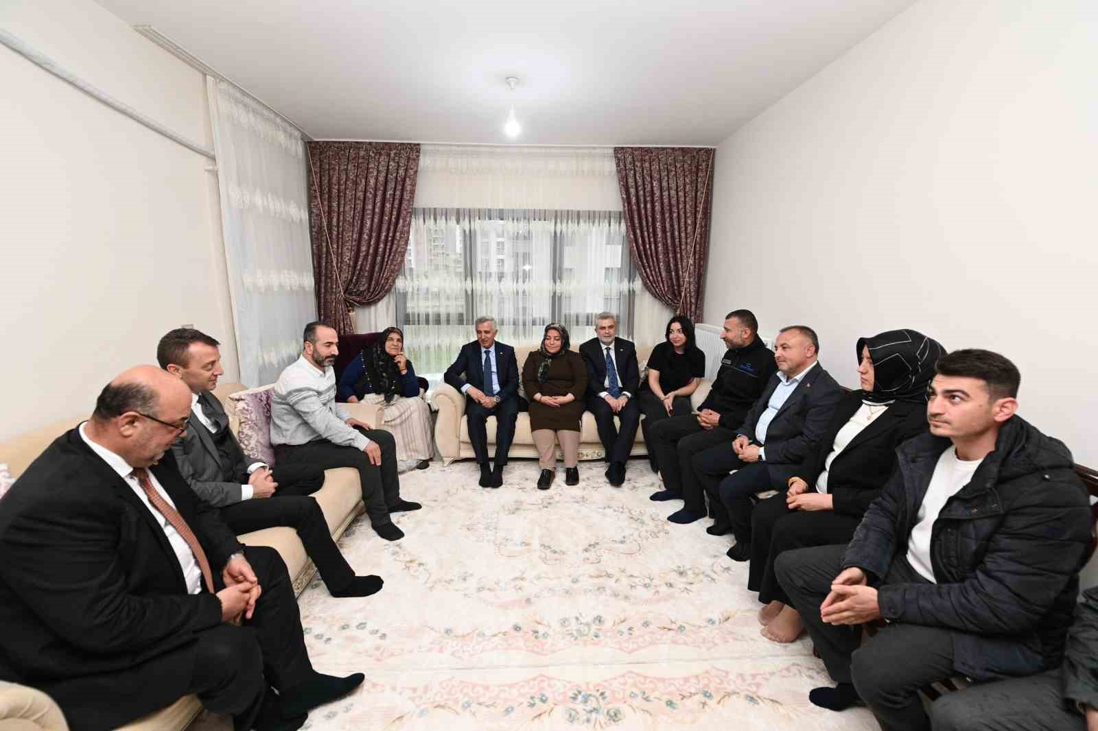 Kahramanmaraş’ta depremzedeler Doğukent’teki yuvalarına taşınıyor