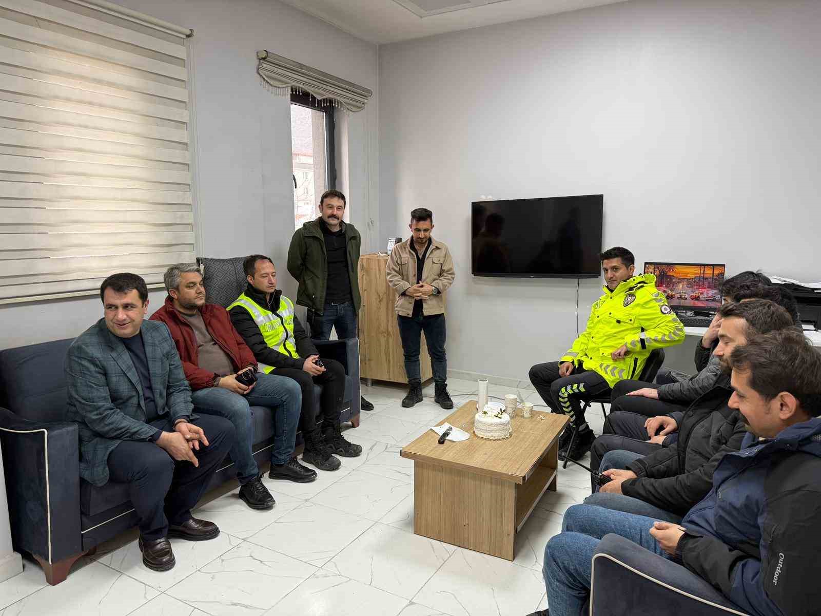 Şemdinli&rsquo;de polislere pasta s&uuml;rprizi
