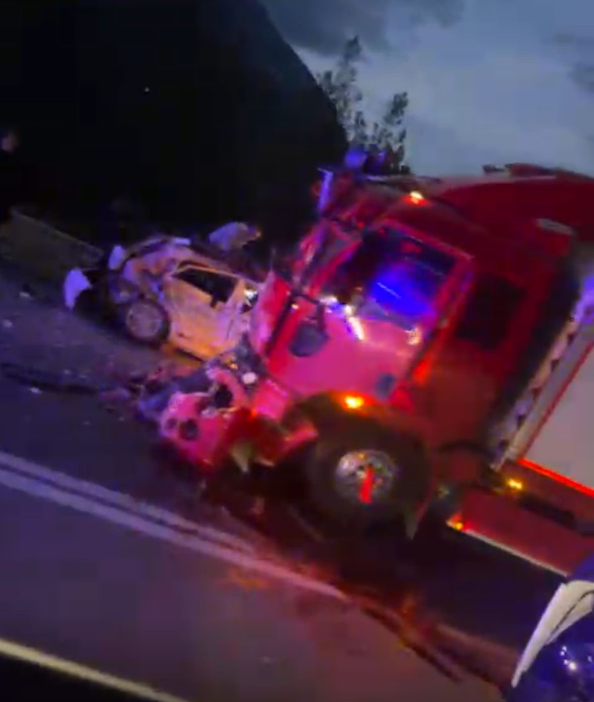 Isparta-Antalya karayolunda feci kaza: 1 &ouml;l&uuml;, 4 yaralı
