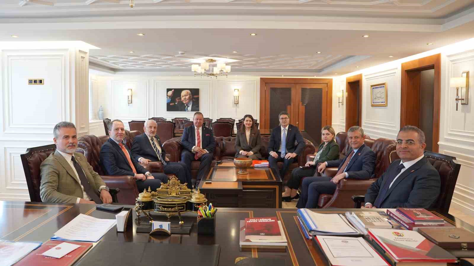 CHP Genel Başkanı &Ouml;zel: "İran&rsquo;da yaşananlar, d&uuml;nyadaki t&uuml;m &uuml;lkelerin ekonomilerine zarar veriyor"
