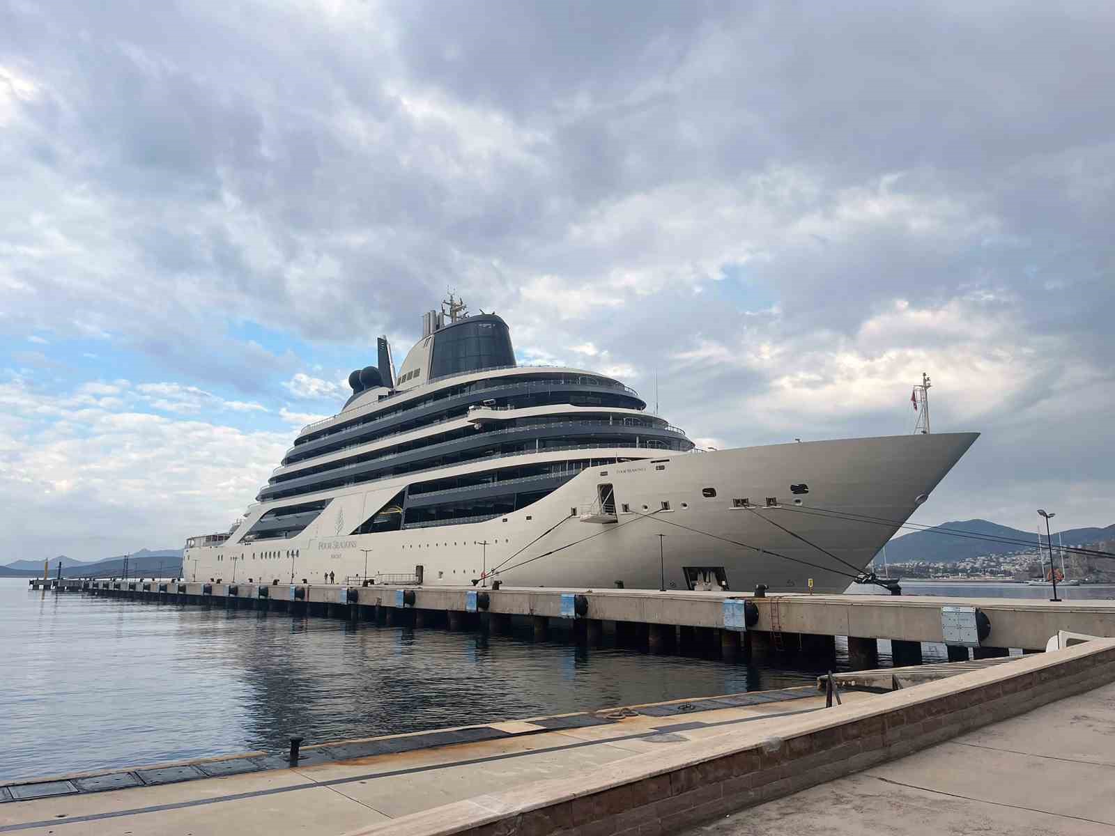 Four Seasons 1137 yolcu ile Bodrum’a geldi