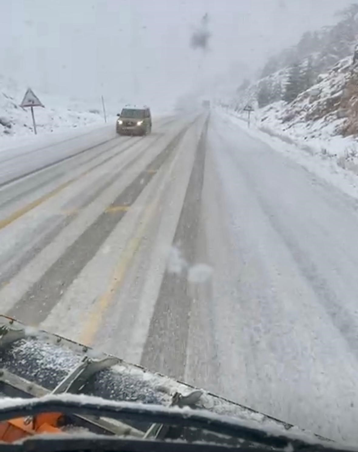 Antalya-Konya karayolunda kar yağışı başladı
