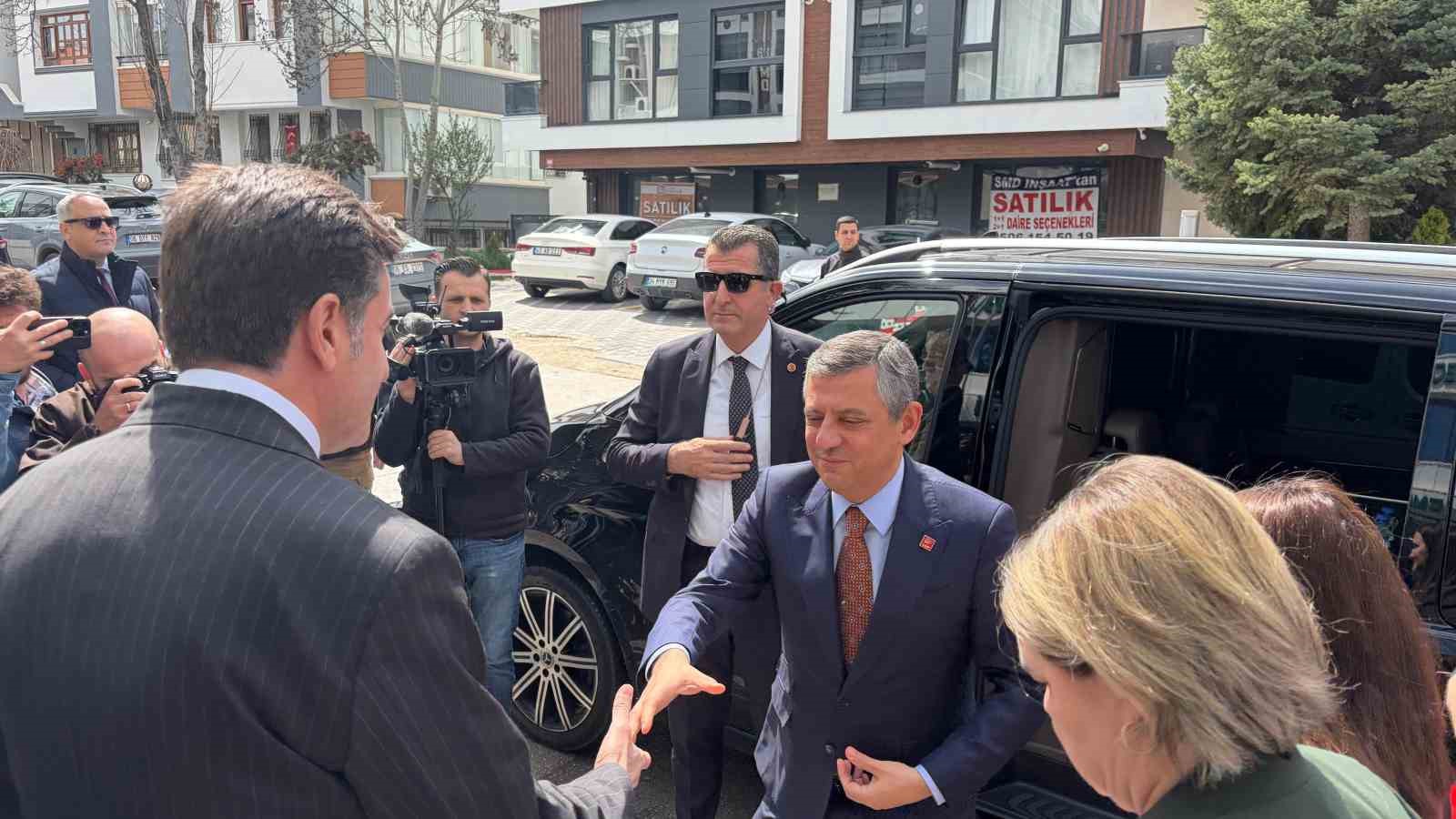 CHP Genel Başkanı &Ouml;zel: "T&uuml;rkiye&rsquo;de Davutoğlu&rsquo;nun Başbakanlığı d&ouml;neminde &ccedil;ok kritik bir s&uuml;re&ccedil; yaşandı"
