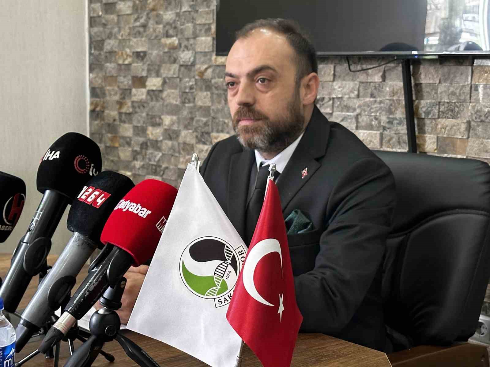 Enes Zengin: "Biz bir enkaz aldık"