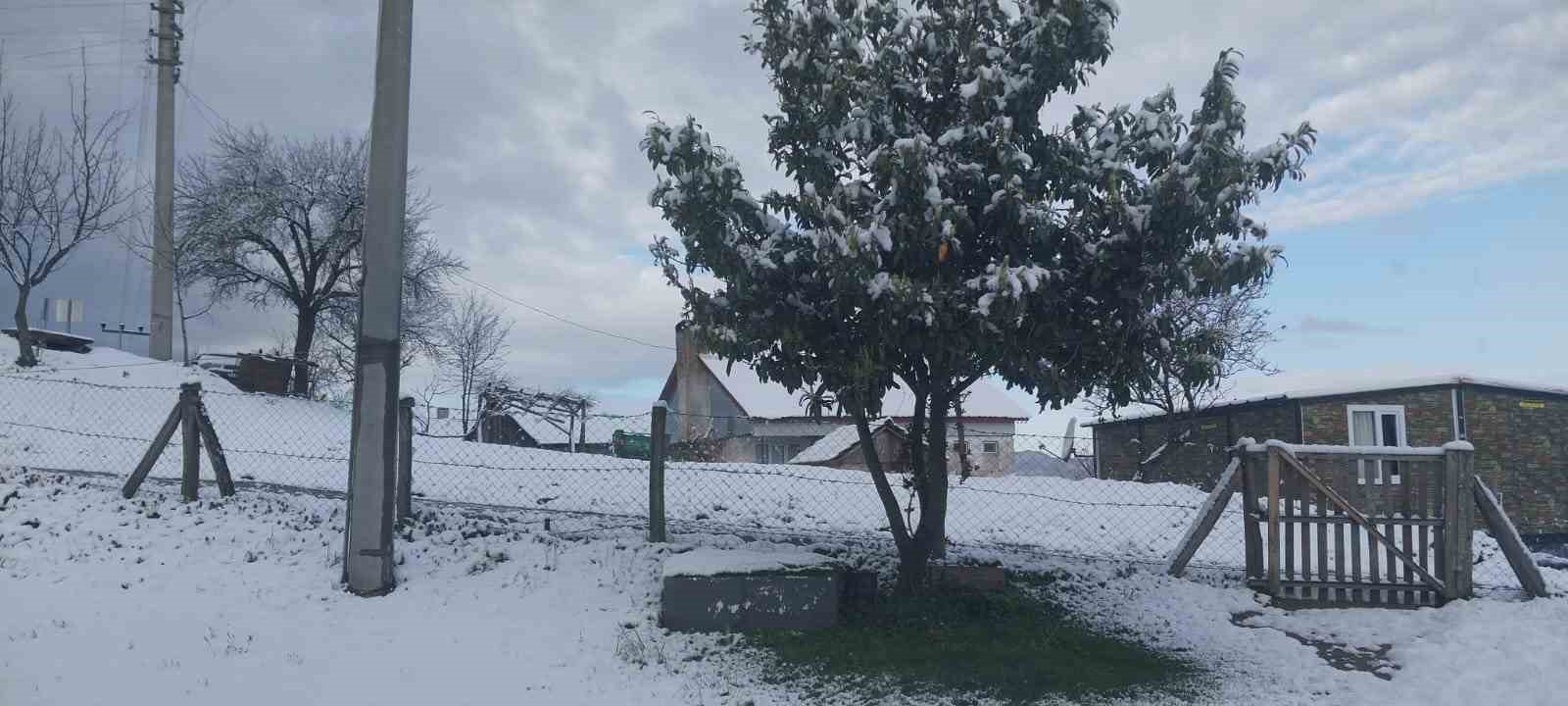 Sakarya’nın yüksek kesimleri beyaza büründü