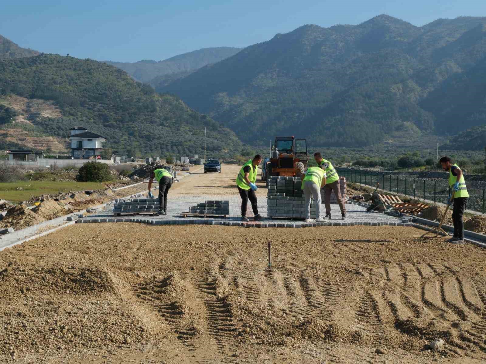 Aydın B&uuml;y&uuml;kşehir&rsquo;den Buharkent&rsquo;te yol yapım &ccedil;alışması
