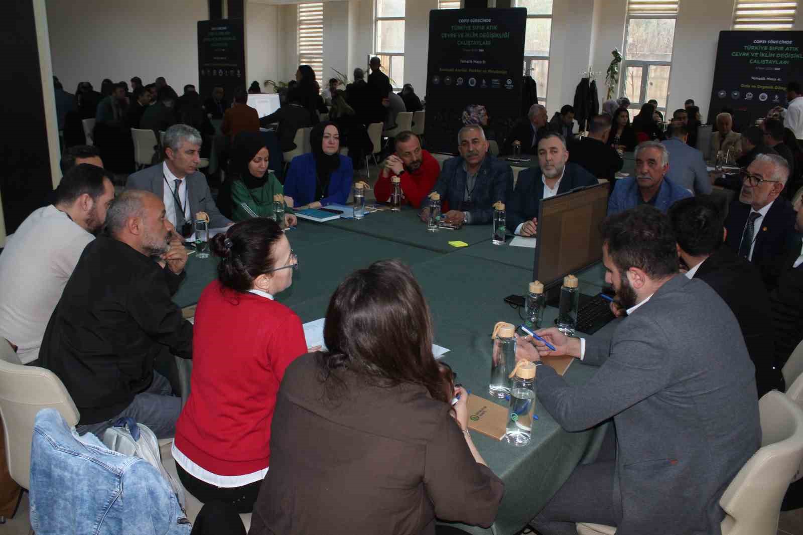 Siirt&rsquo;te &rsquo;Sıfır Atık&rsquo; &ccedil;alıştayı d&uuml;zenlendi
