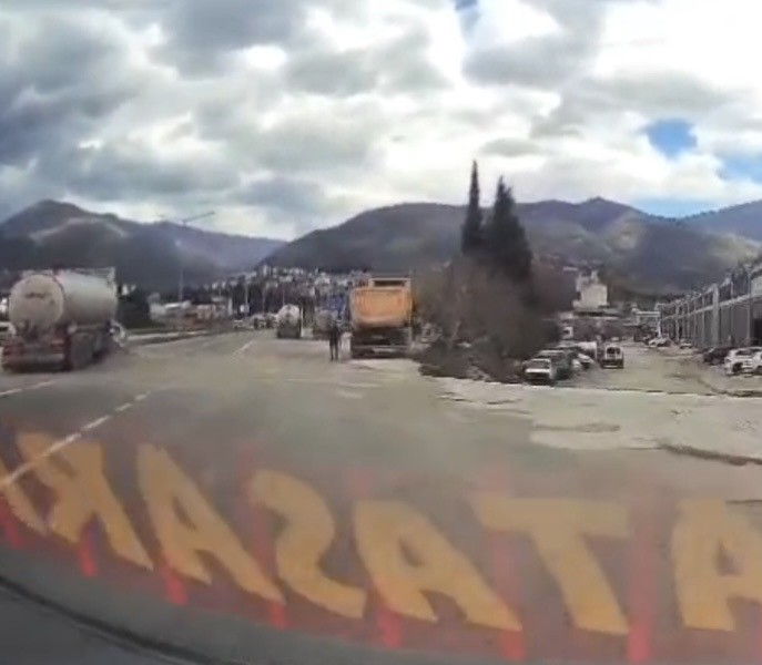 Osmaniye’de tır ile hafif ticari araç çarpıştı:1 yaralı