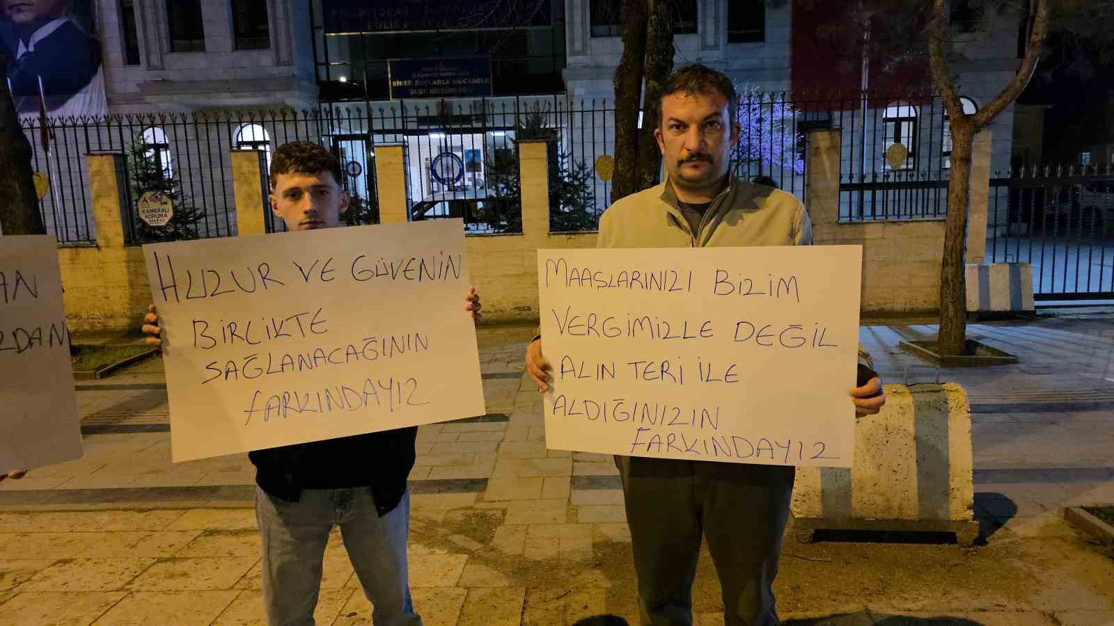 Düzce’de polislere anlamlı sürpriz: "İyi ki varsınız"