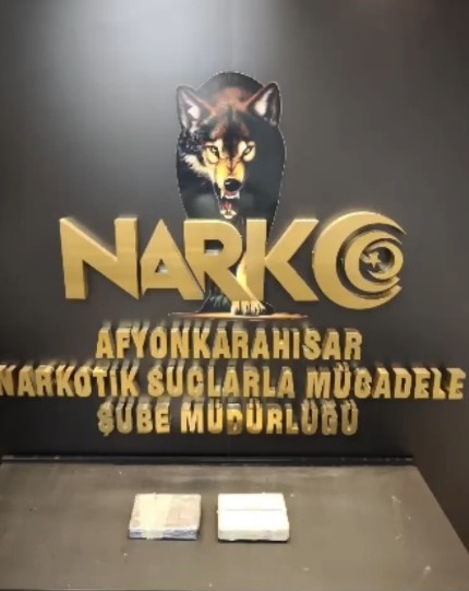 Zehir tacirlerinin özel elektronik düzenekli bölme oyununu polis bozdu