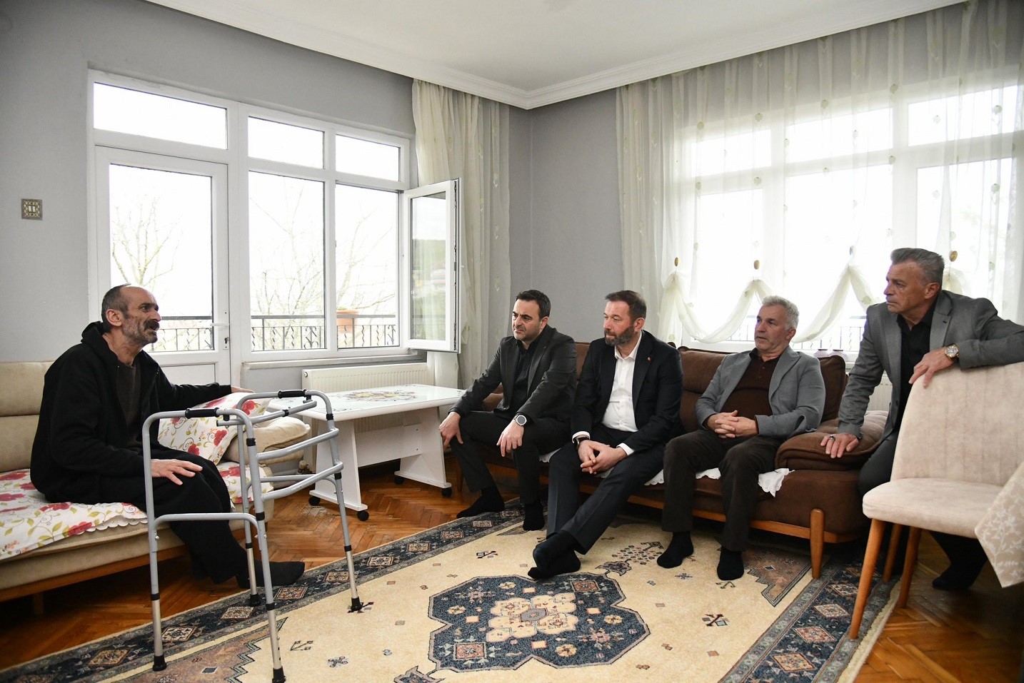 Başkanı Özlü’den hastalara moral ziyareti