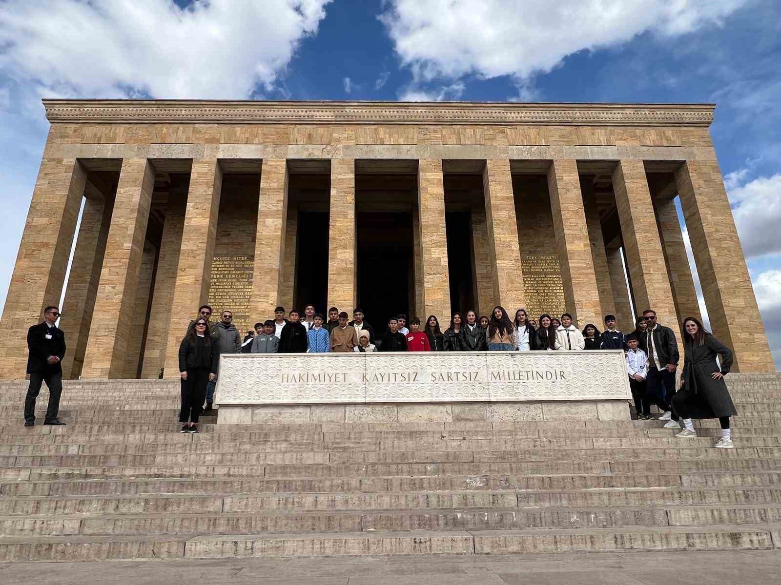 Mahmudiyeli &ouml;ğrenciler "Kucak Dolusu Hayaller" projesiyle ilk kez Ankara&rsquo;ya gitti
