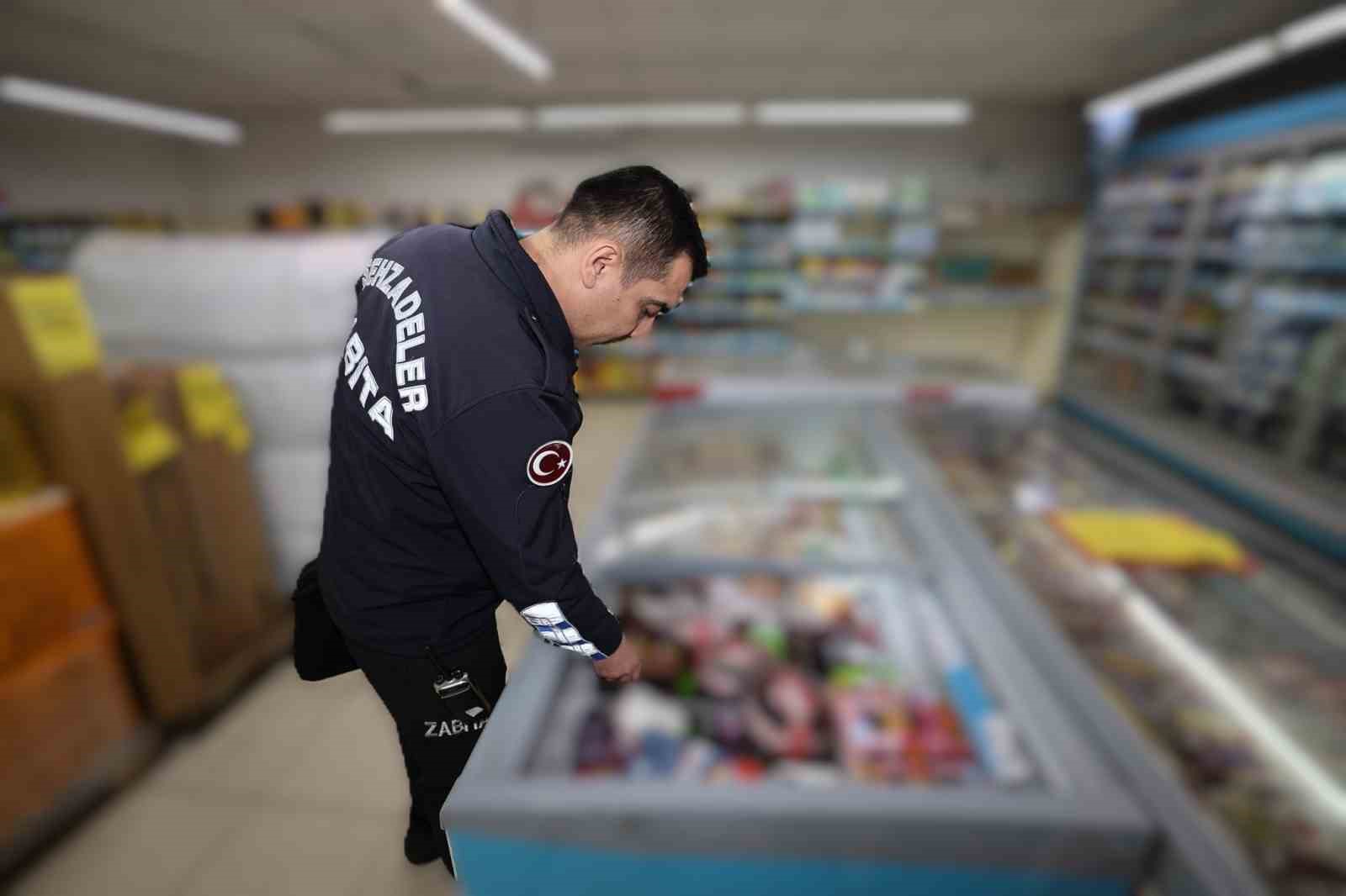 Şehzadeler&rsquo;de kırsal mahalle marketlerine sıkı denetim
