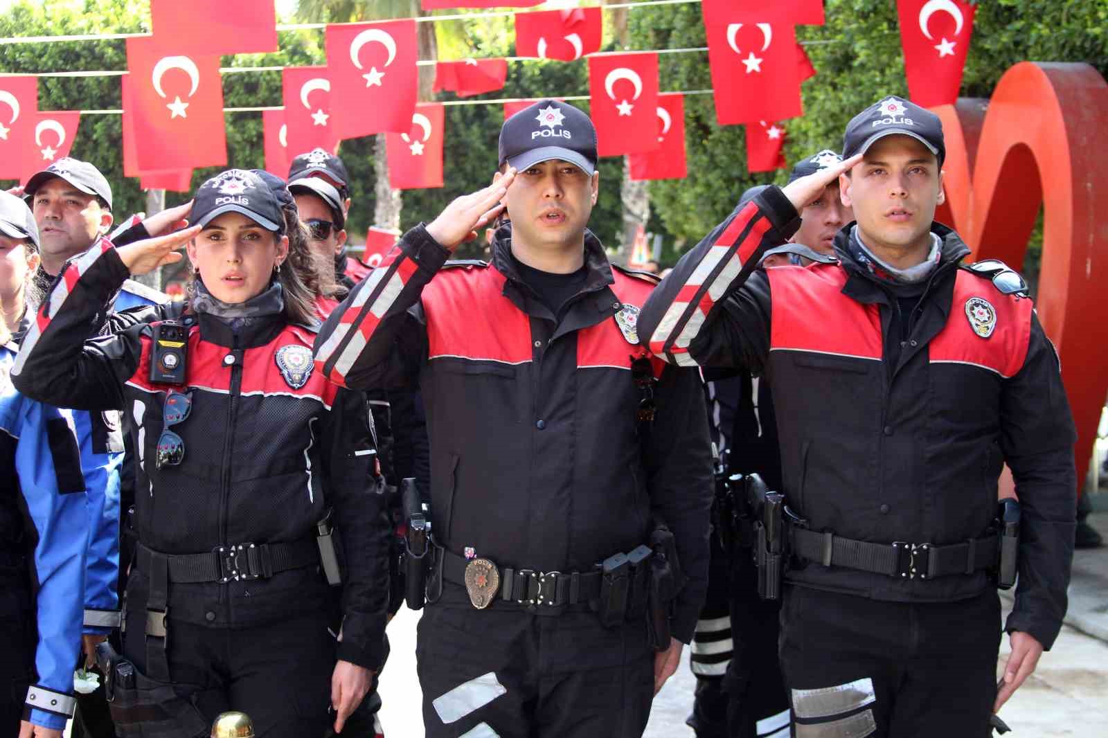 Adana’da polis korteji nefes kesti