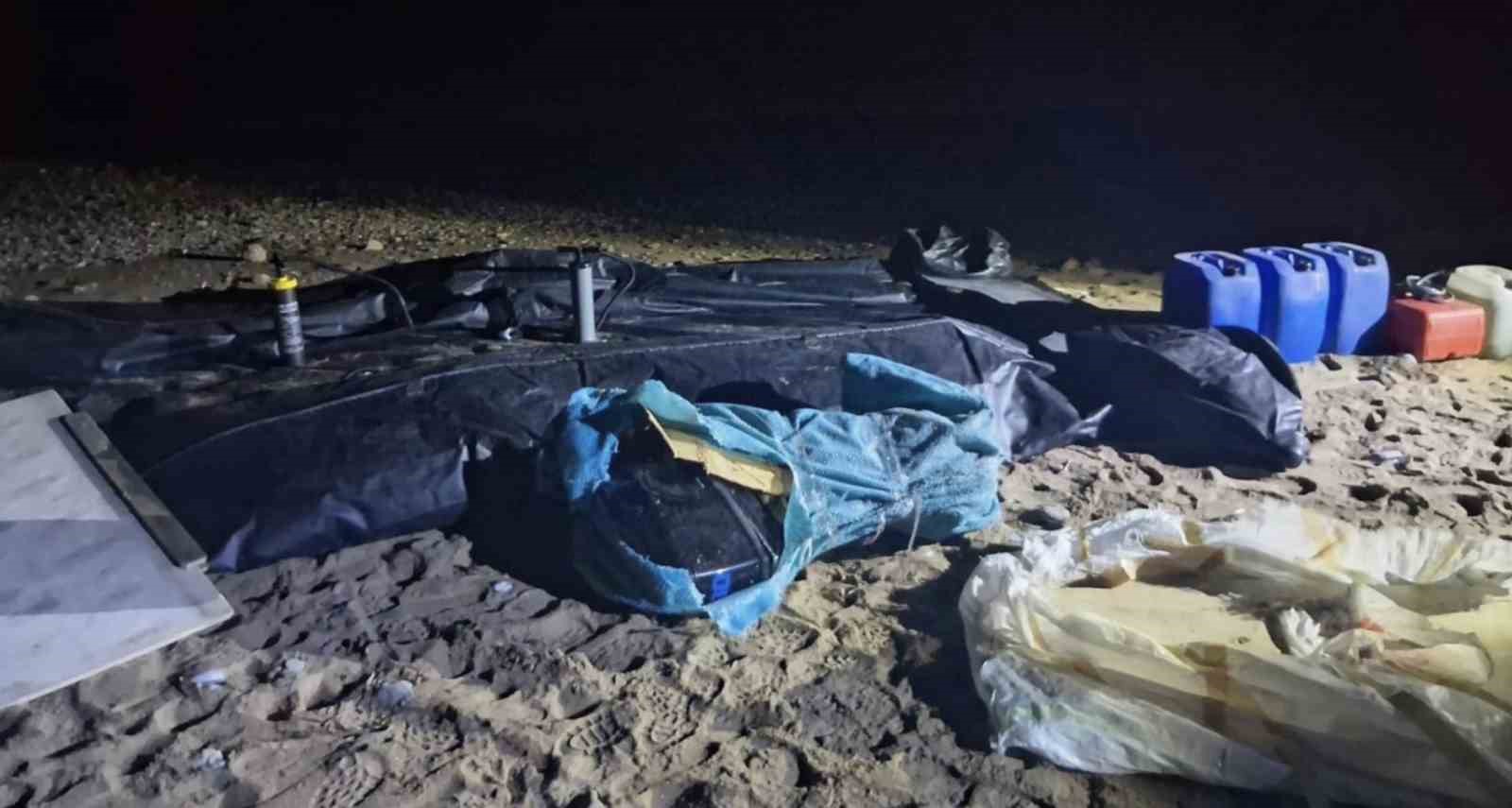 &Ccedil;anakkale&rsquo;de 77 ka&ccedil;ak g&ouml;&ccedil;men yakalandı, 2 organizat&ouml;r tutuklandı
