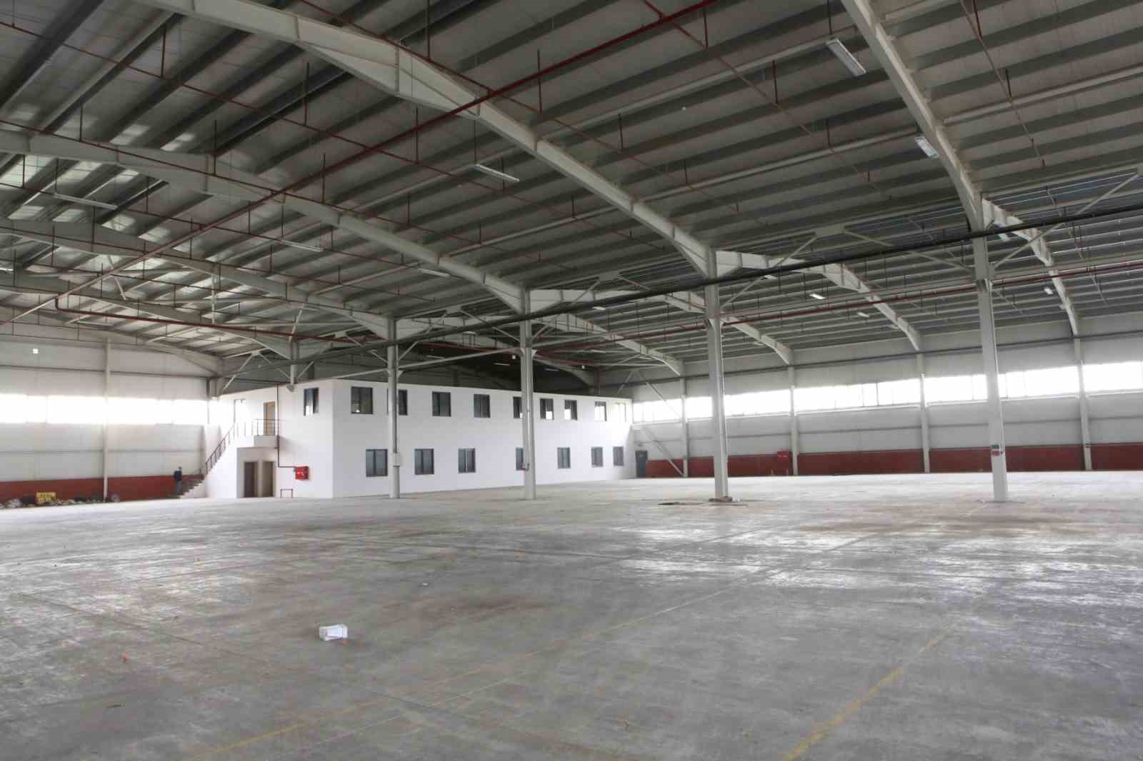 Nil&uuml;fer&rsquo;de 4 bin metrekarelik ka&ccedil;ak depo yıkıldı
