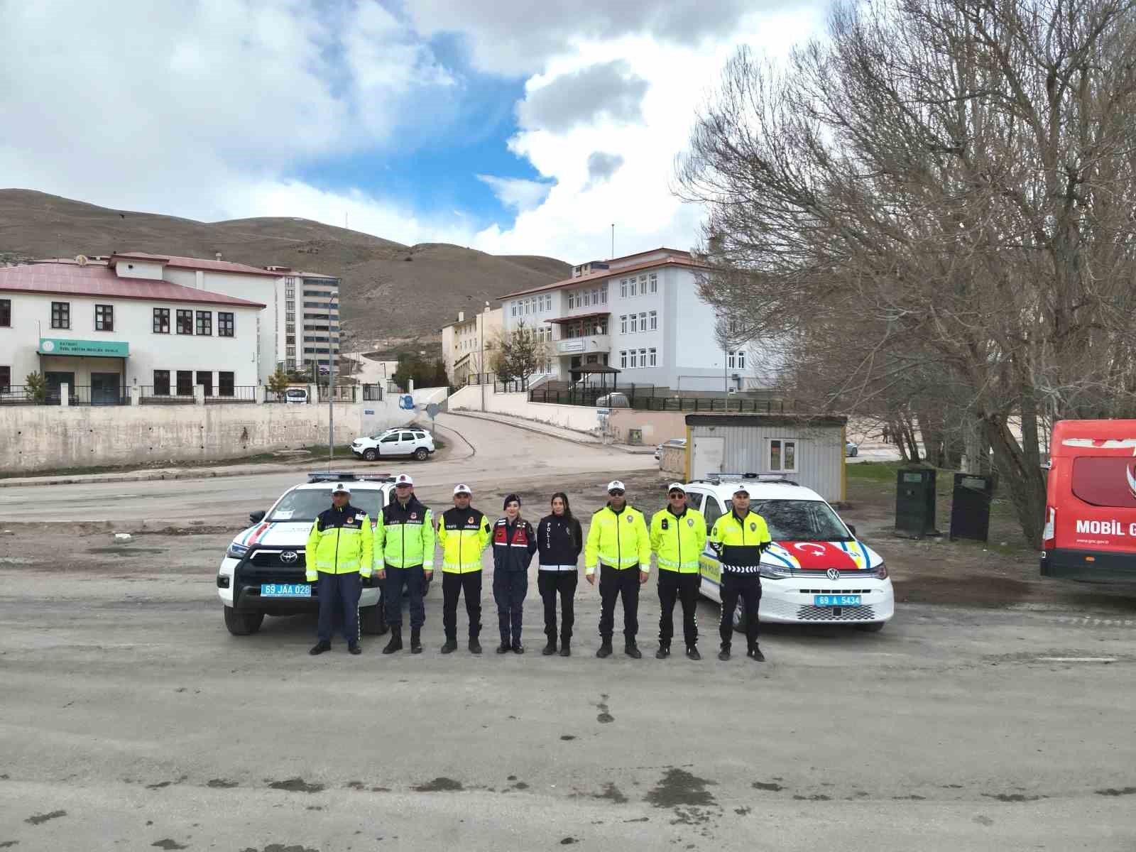 Bayburt’ta emniyet ve jandarmadan ortak trafik denetimi