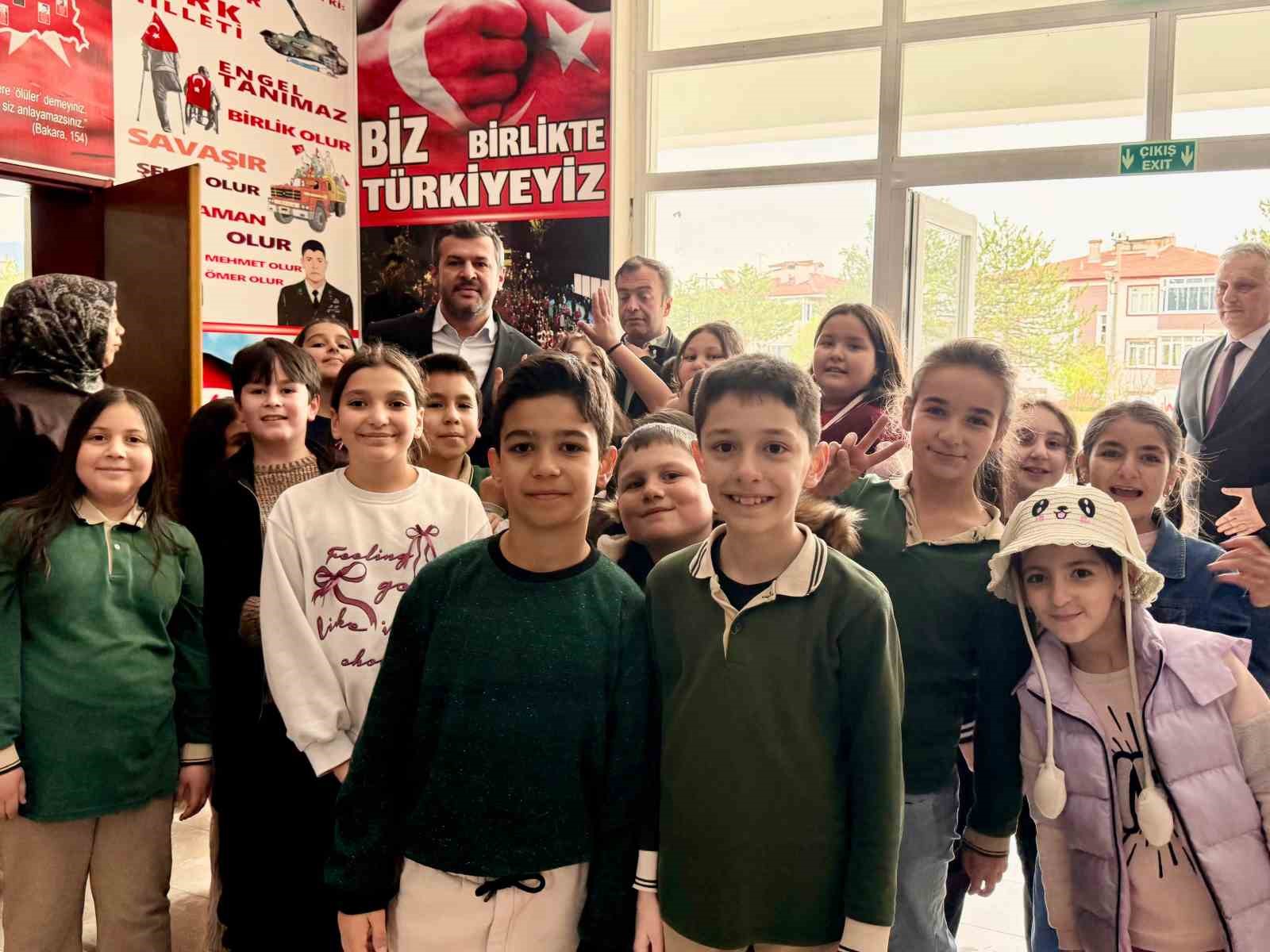 Başkan Çetinkaya, öğrencilerle bir araya geldi