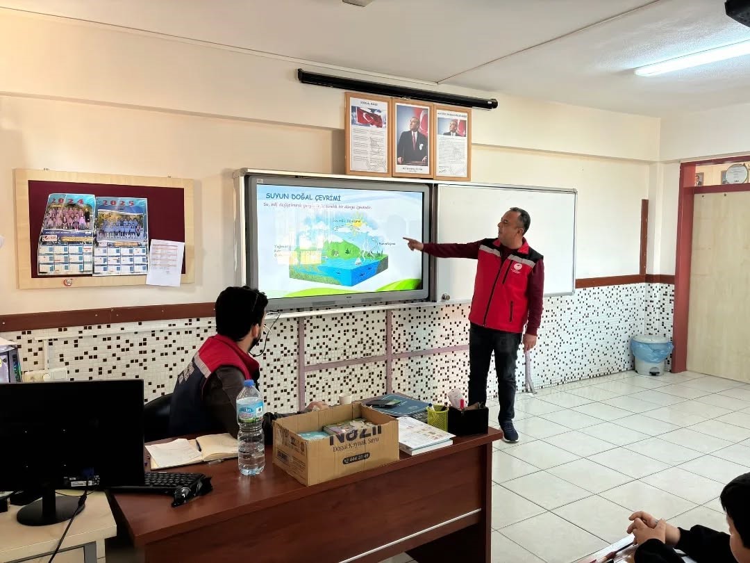 Germencik&rsquo;te &ouml;ğrencilere su verimliliğinin &ouml;nemi anlatıldı
