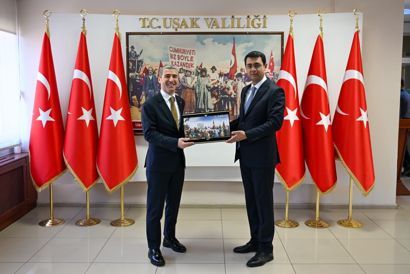 Afyonkarahisar Valisi Aktaş&rsquo;tan Vali Kartal&rsquo;a hayırlı olsun ziyareti
