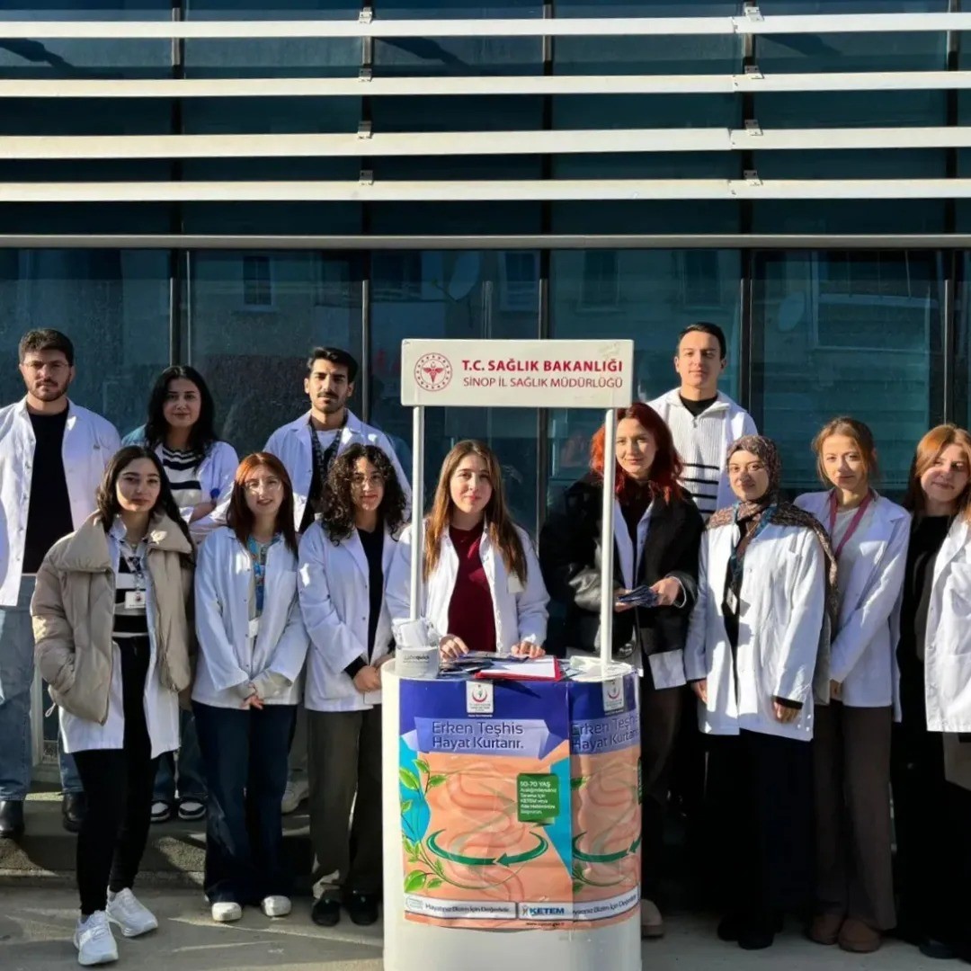 Sinop’ta hemşire adayları kansere dikkat çekti