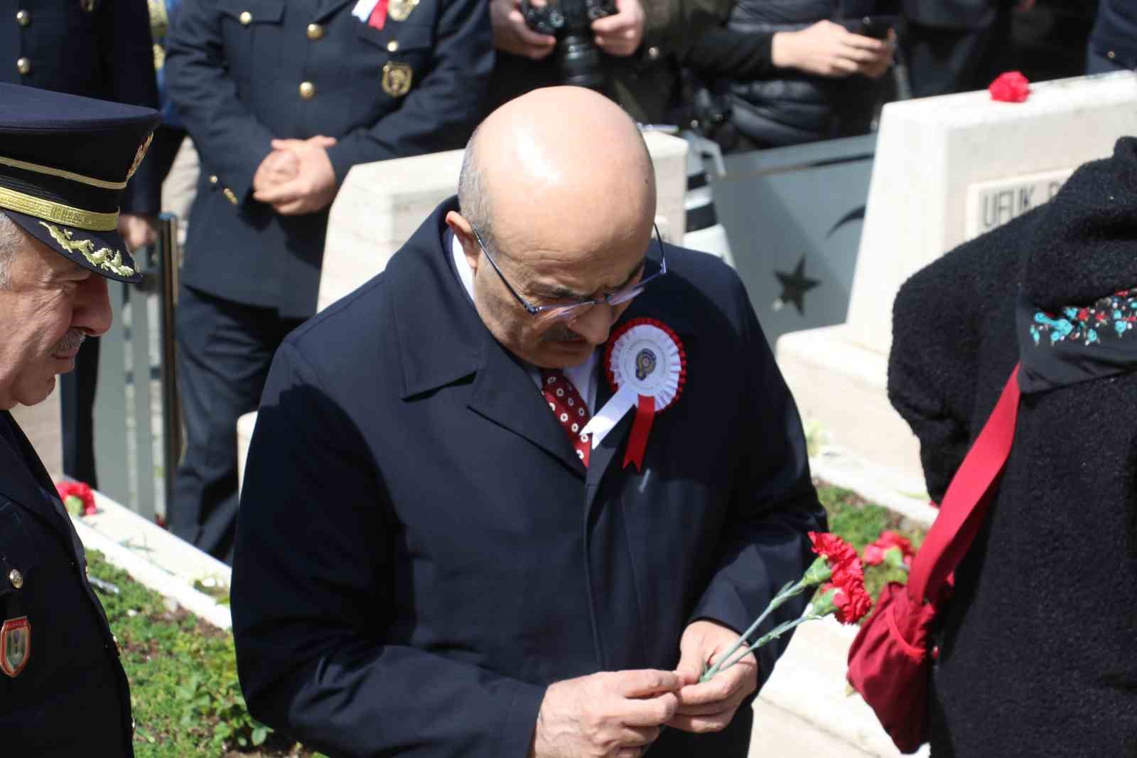 T&uuml;rk Polis Teşkilatı&rsquo;nın 181&rsquo;inci yıl d&ouml;n&uuml;m&uuml;nde şehitler dualarla anıldı
