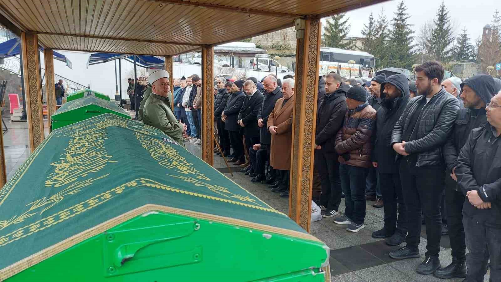 Şener ve Yaylalı ailesinin acı g&uuml;n&uuml;
