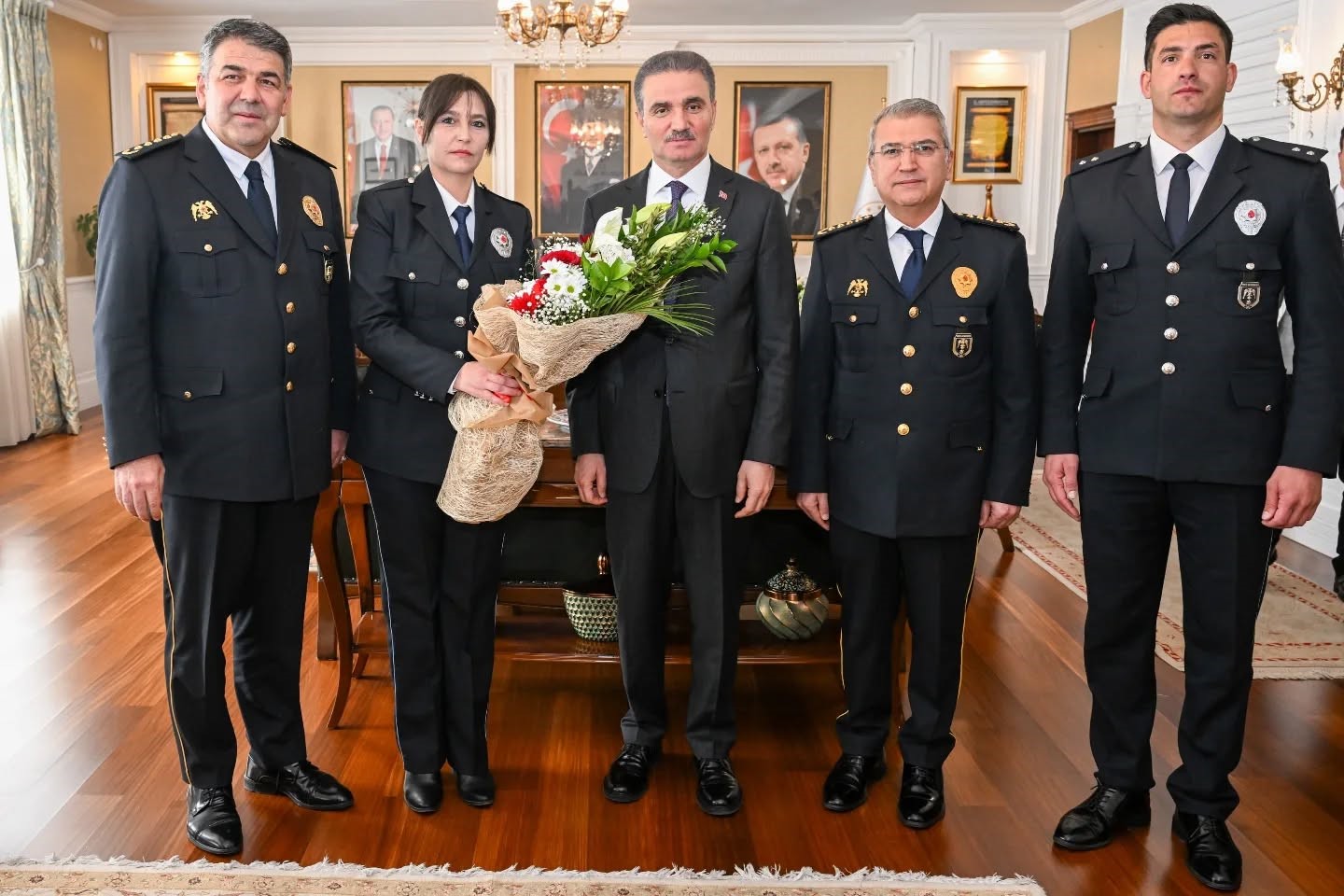 "Onların fedak&acirc;rlık anlayışı her t&uuml;rl&uuml; takdirin &uuml;zerindedir"
