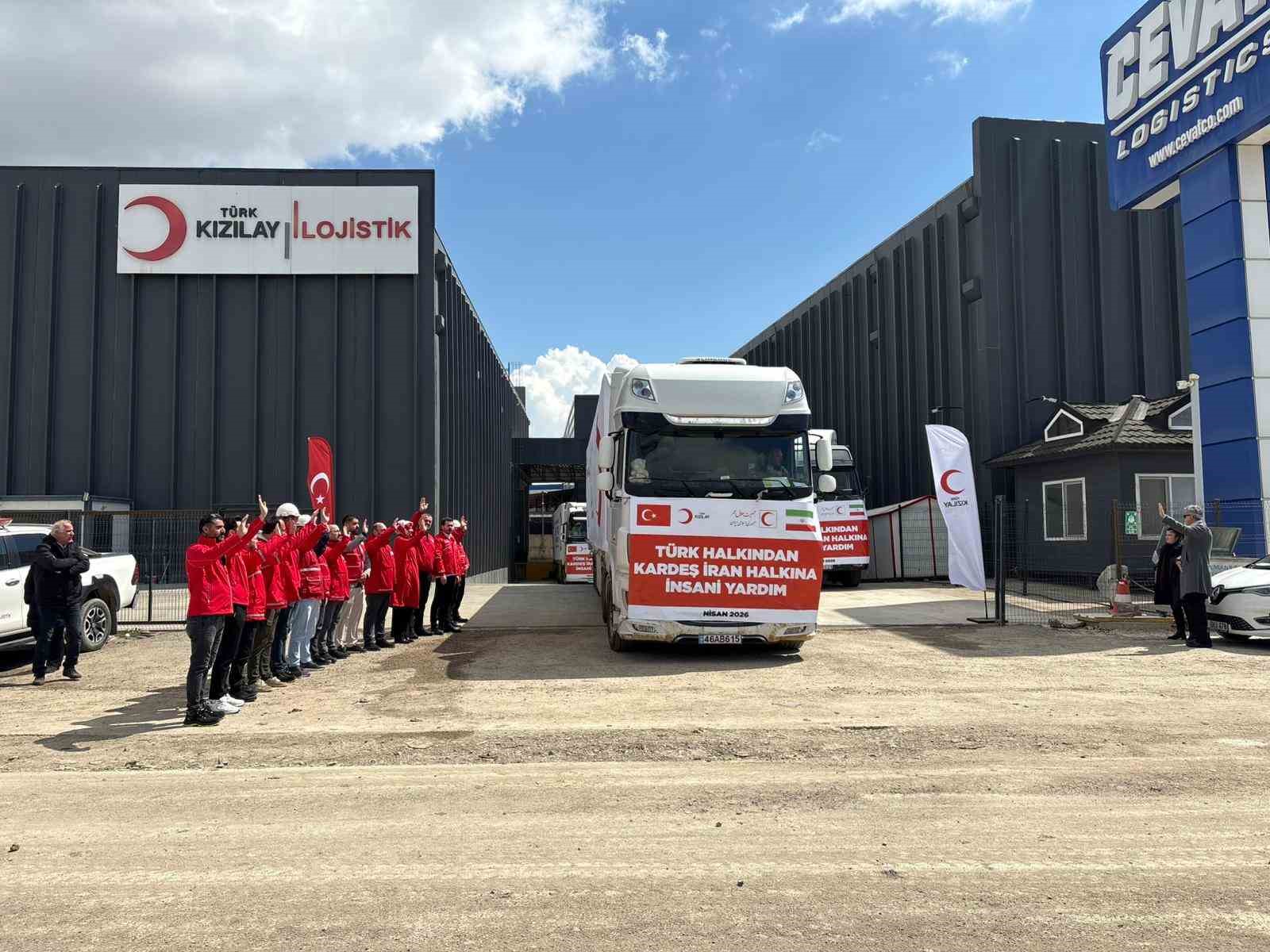 Kızılay&rsquo;dan İran&rsquo;a 48 tonluk insani yardım

