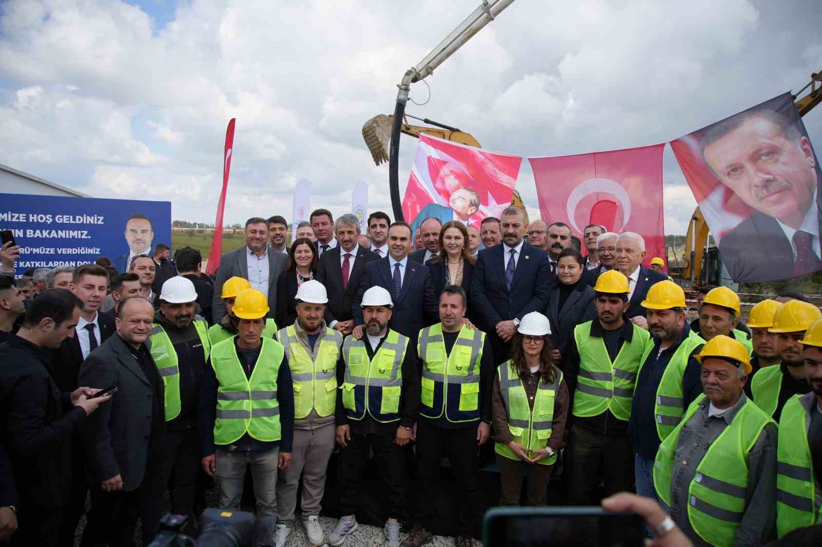 Bakan Kacır: Türkiye üretimde gücünü artırıyor, yeni OSB ile istihdam büyüyor