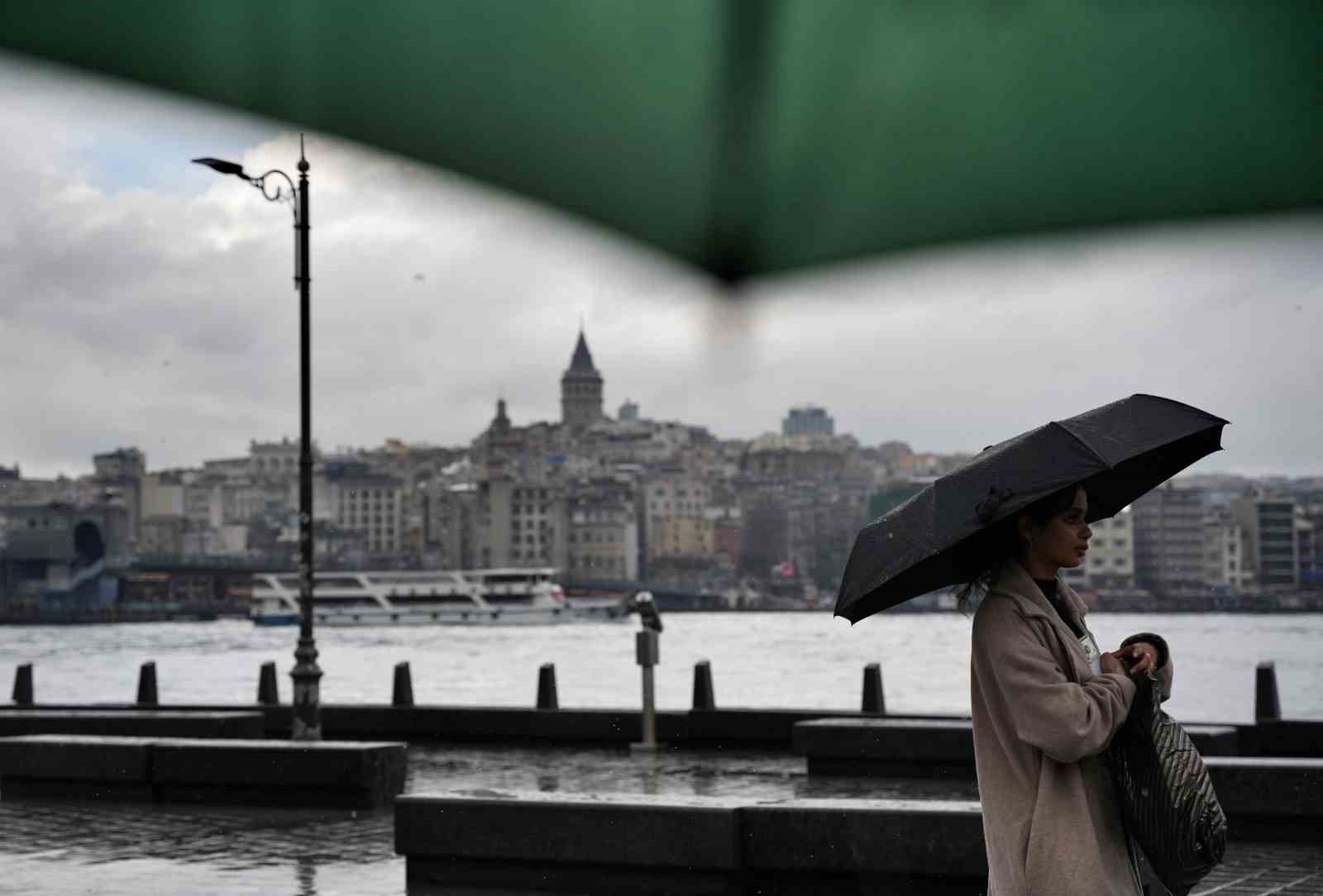 İstanbul&rsquo;da yağmur sonrası manzara havadan g&ouml;r&uuml;nt&uuml;lendi
