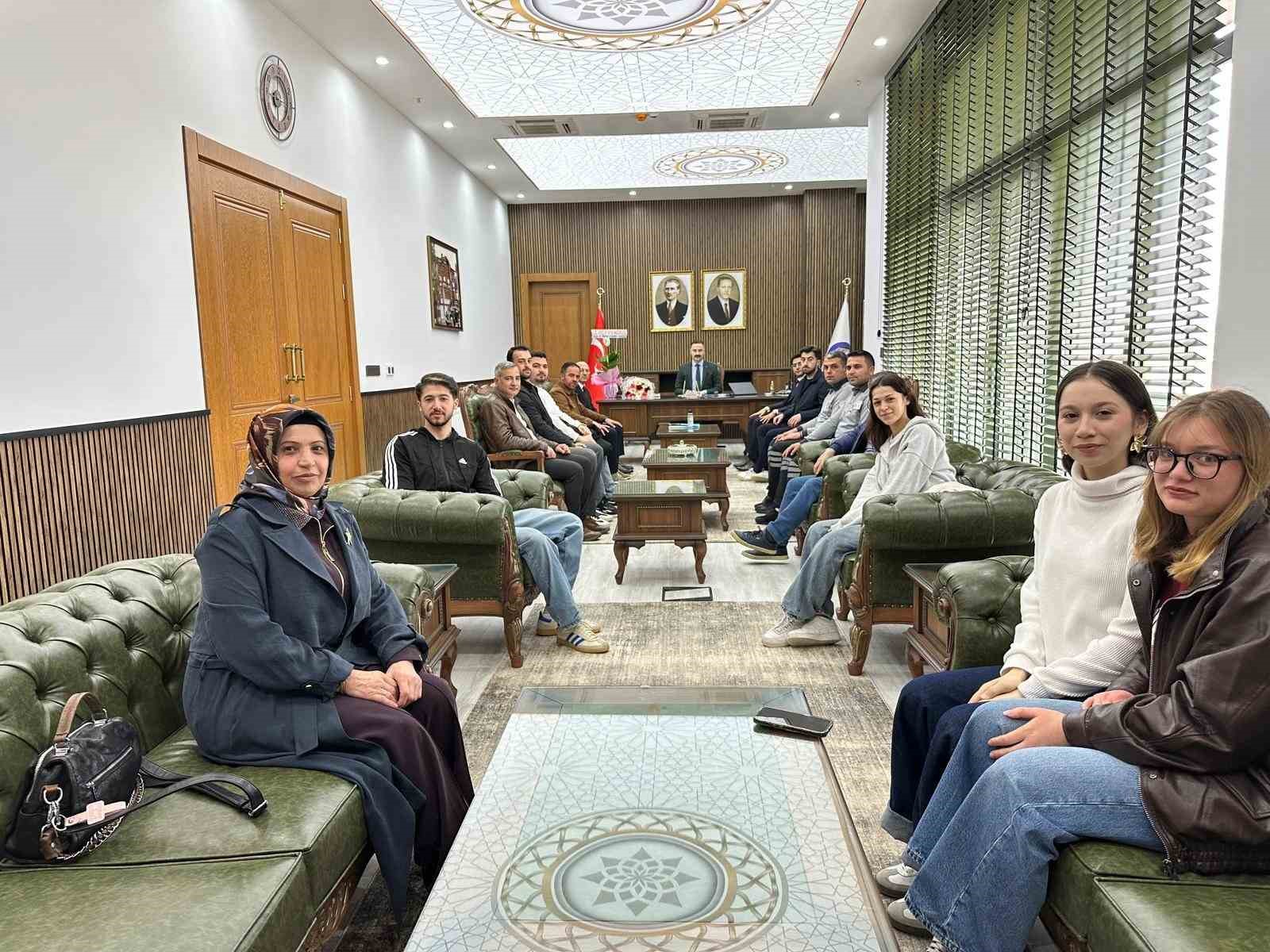 Havza&rsquo;da &ouml;ğretmenlere takdir, y&uuml;zme projelerine tam destek
