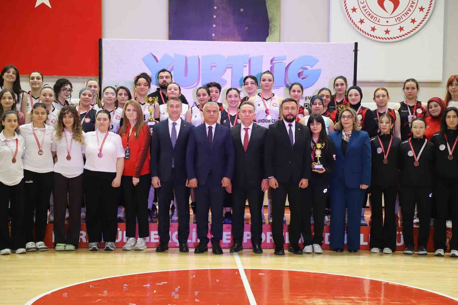 Karab&uuml;k&rsquo;te Yurt Lig Karadeniz Grup (1) voleybol ma&ccedil;ları tamamlandı
