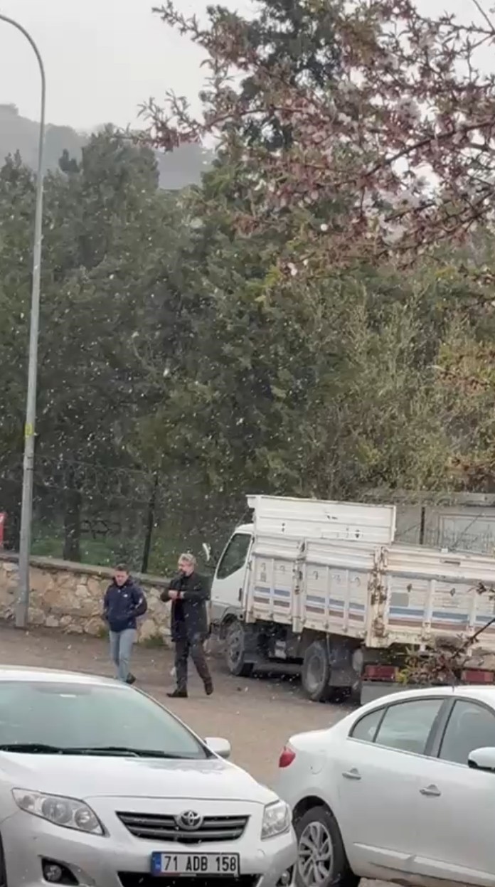 Eskişehir’e nisan ayında kar sürprizi