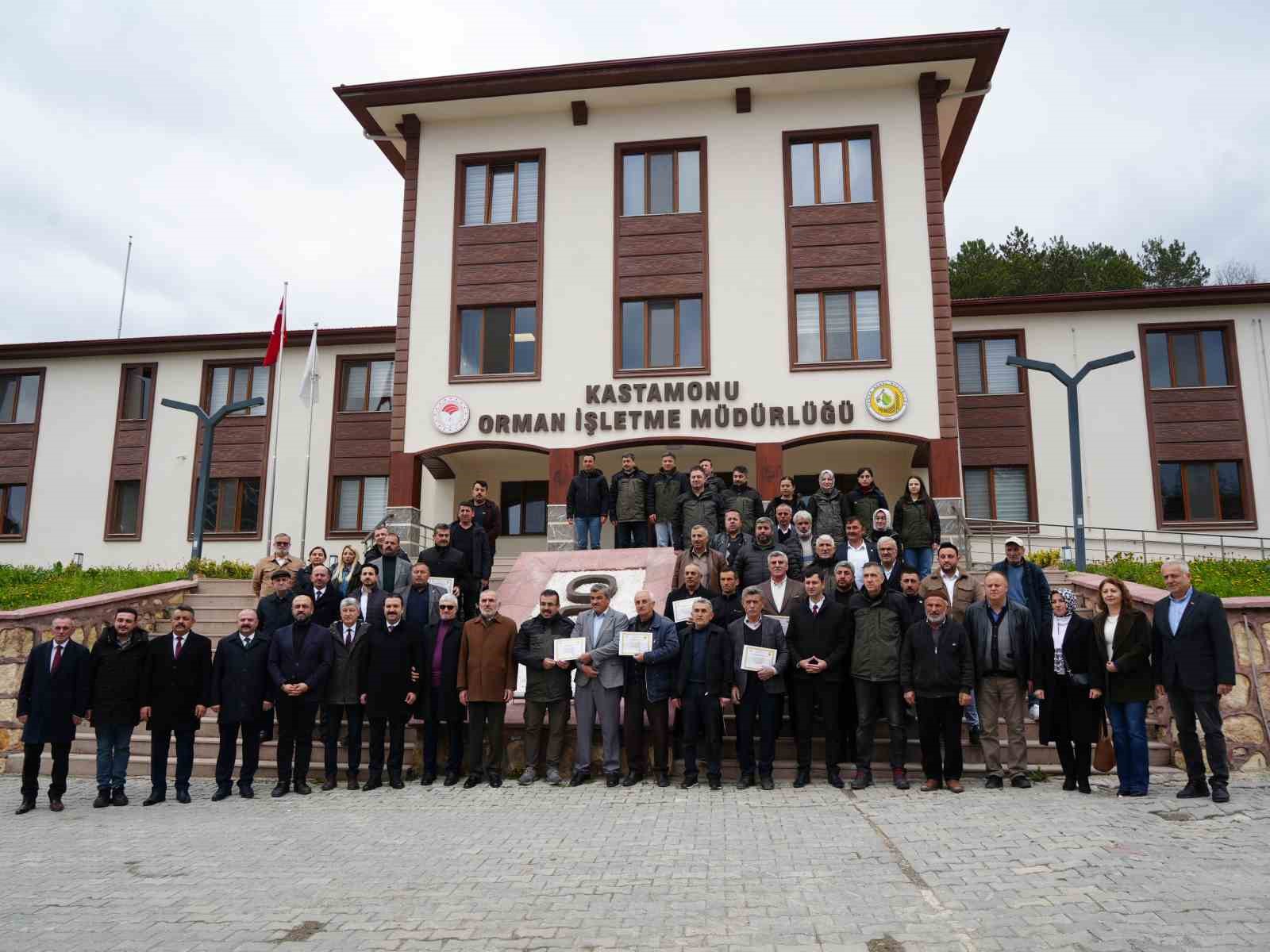 Kastamonu’da yangına hassas köylere 20 su tankeri dağıtıldı