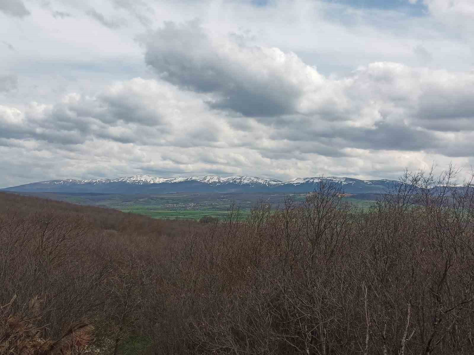 Nisan ortasında kış sürprizi: Akdağ yeniden beyaza büründü